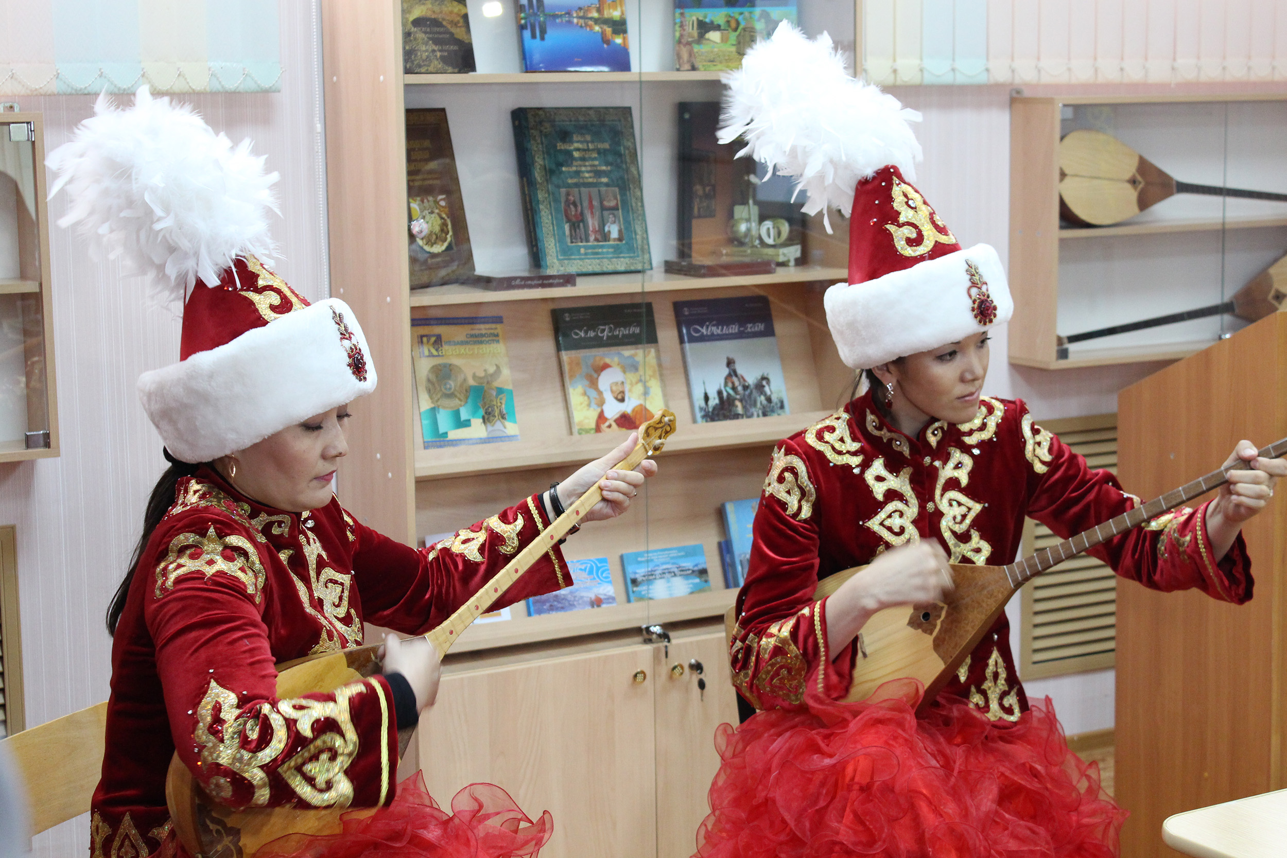 Кдц на казахской. Казахский культурный центр.