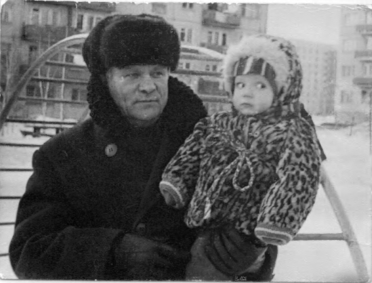 Иван Кондратьевич Ездин с внуком - Сергеем Ездиным